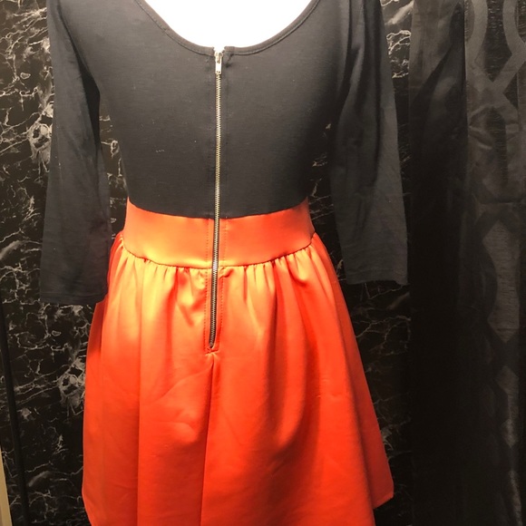 Ladies Dress - Picture 3 of 4